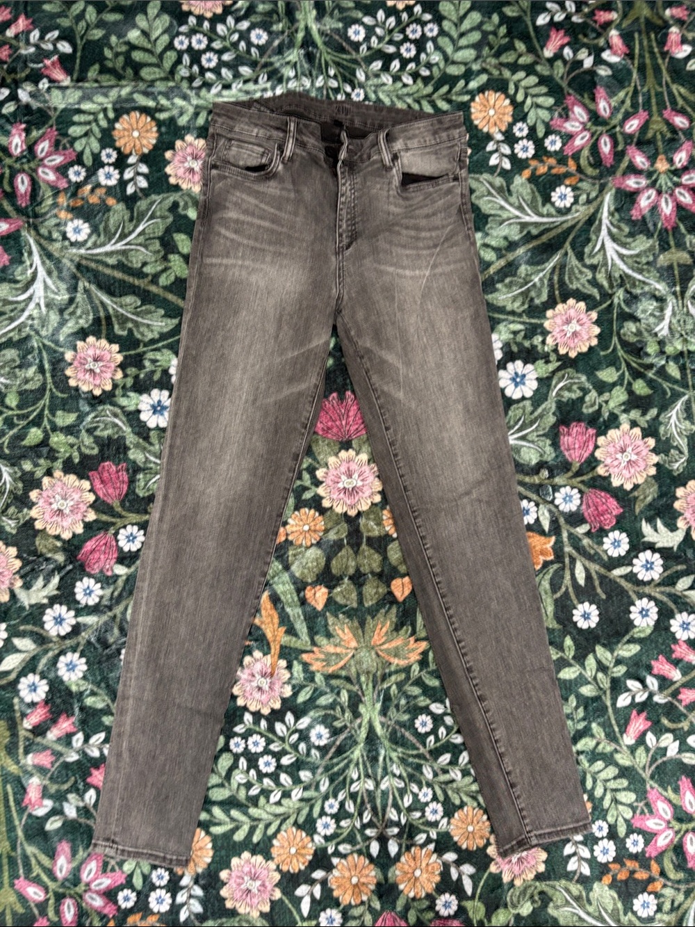 Kut from the Kloth Women's Skinny Jeans in Faded Gray